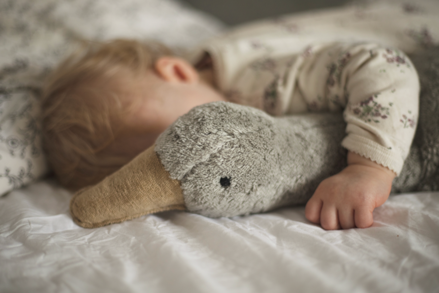 CUDDLE ANIMAL GOOSE LARGE GREY