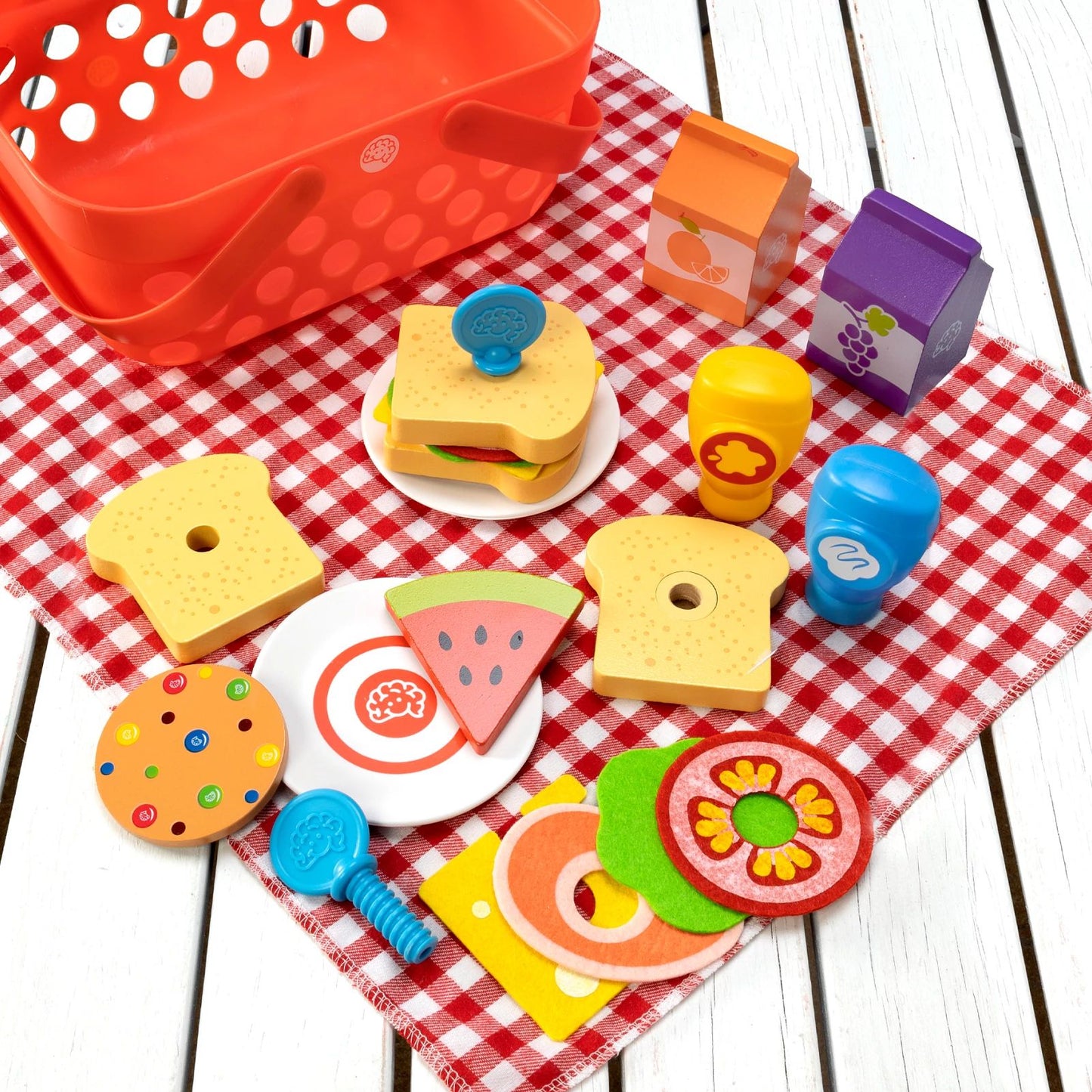 PRETENDABLES PICNIC BASKET SET