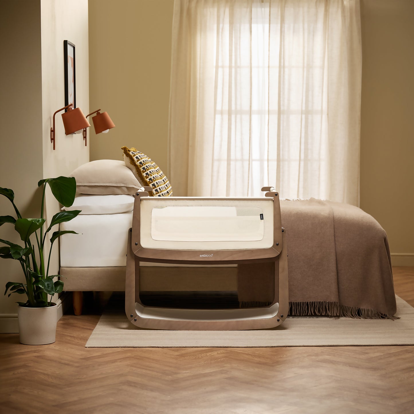 SnuzPod5 Bedside Bassinet Walnut