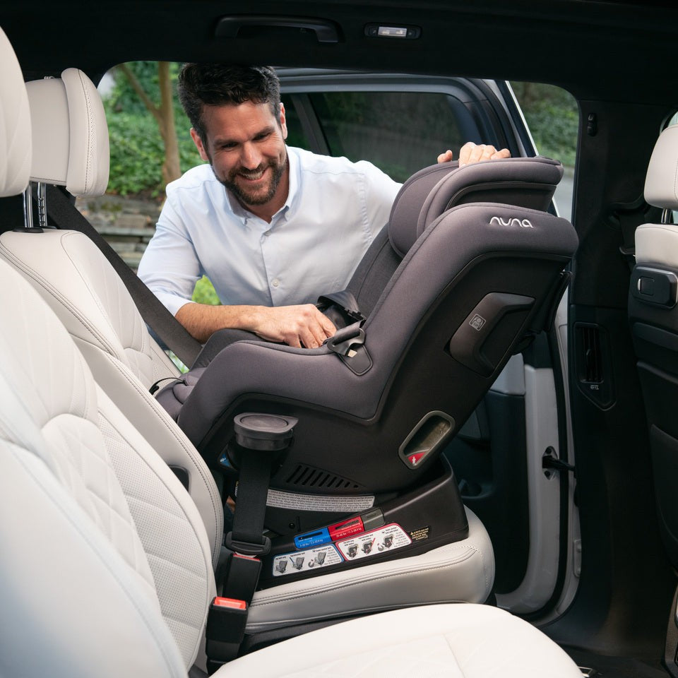 NUNA RAVA CONVERTIBLE CAR SEAT
