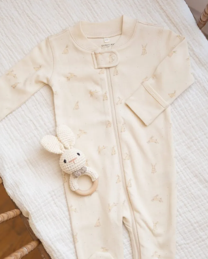 QUINCY MAE ZIP LONG SLEEVE SLEEPER FOOTIE - BUNNIES