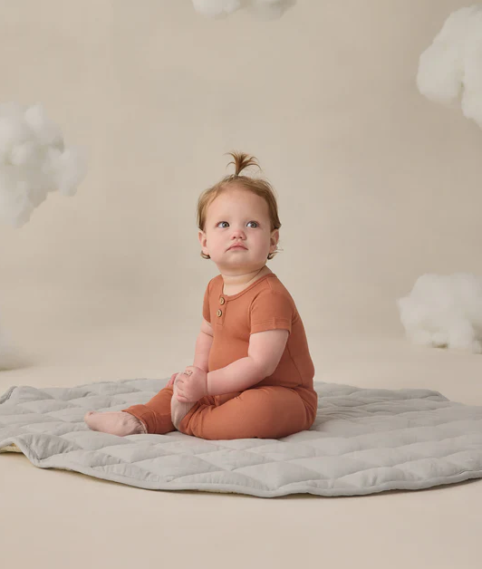 QUINCY MAE RIBBED HENLEY BODYSUIT POPPY