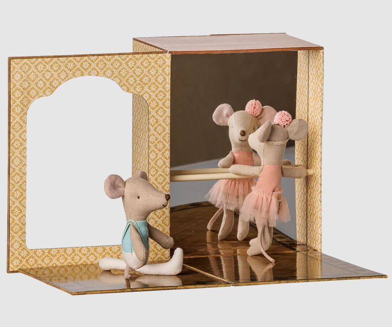 MAILEG BALLET MICE IN DANCE STUDIO, LITTLE SISTER AND BROTHER