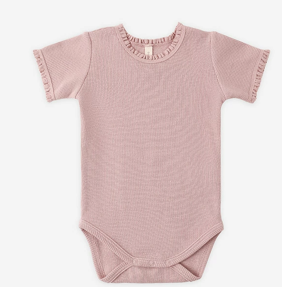 QUINCY MAE SHORT SLEEVE WAFFLE BODYSUIT - MAUVE