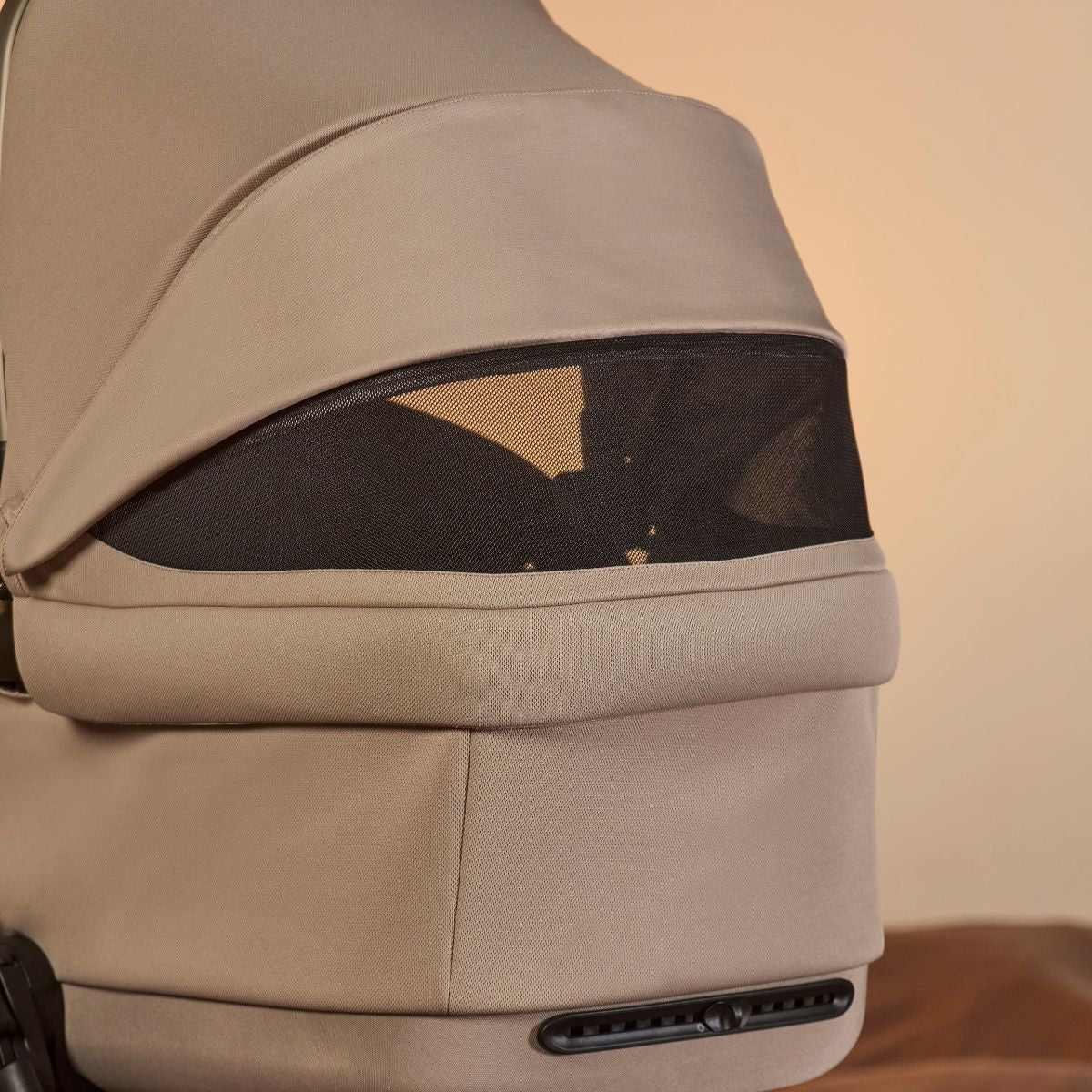 SILVER CROSS REEF 2 FIRST BED FOLDING BASSINET- espresso