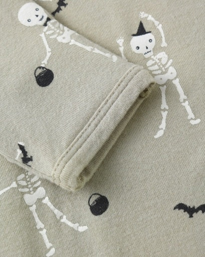 QUINCY MAE BAMBOO ZIP FOOTIE - SKELETONS