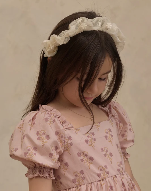 NORALEE GATHERED HEADBAND EMBROIDERED DAISY