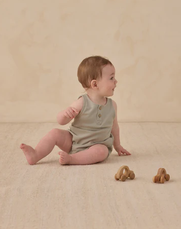 QUINCY MAE SLEEVELESS BUBBLE SAGE