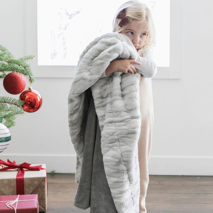 GRAY MULTI COLOR LUSH/MINKY THROW