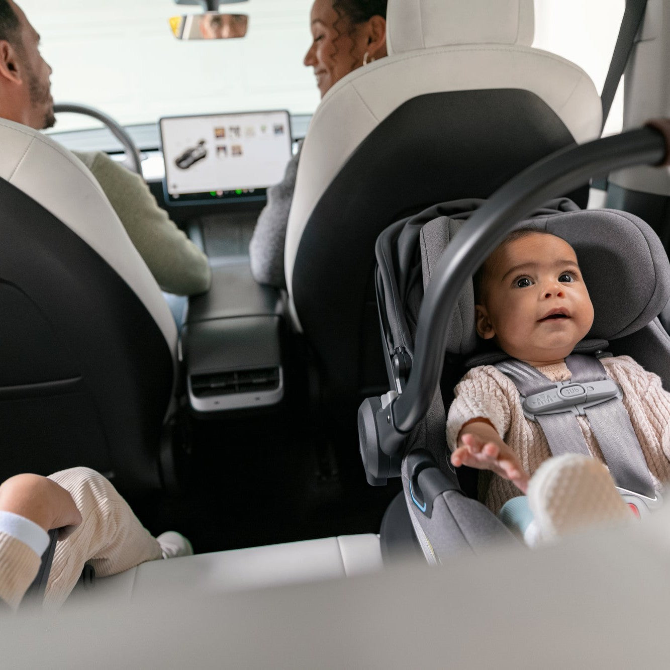 UPPABABY ARIA LIGHTWEIGHT CAR SEAT