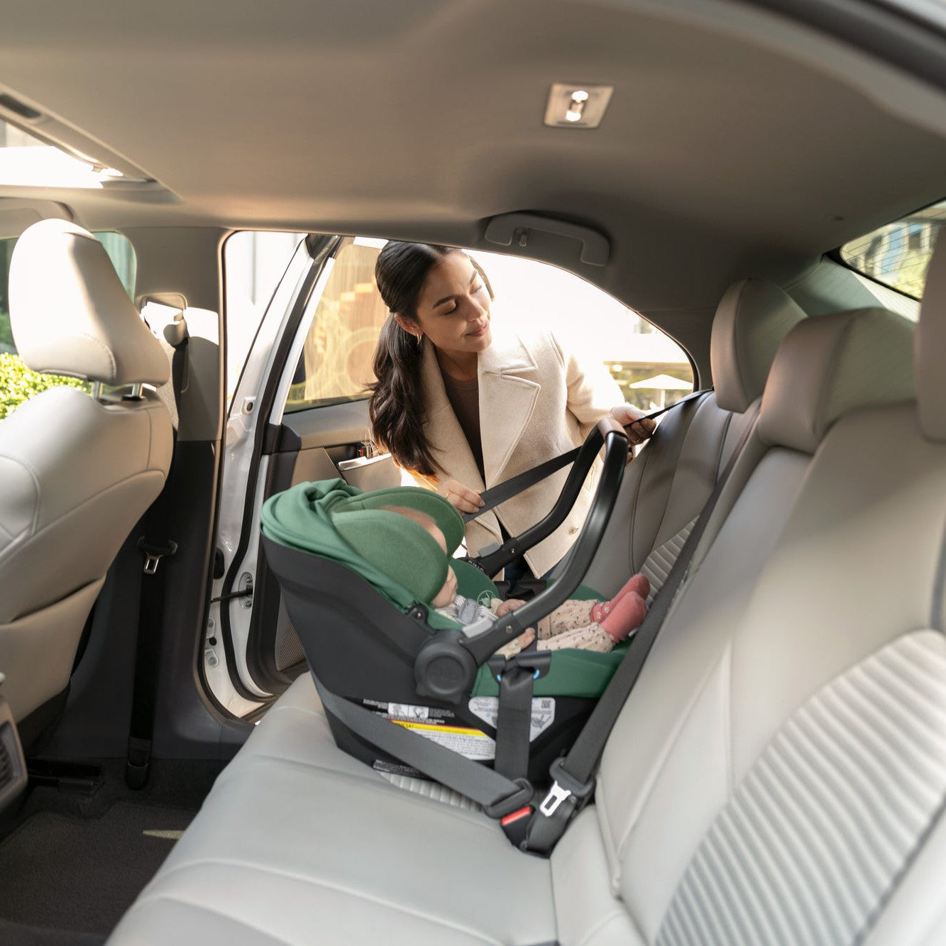 UPPABABY ARIA LIGHTWEIGHT CAR SEAT