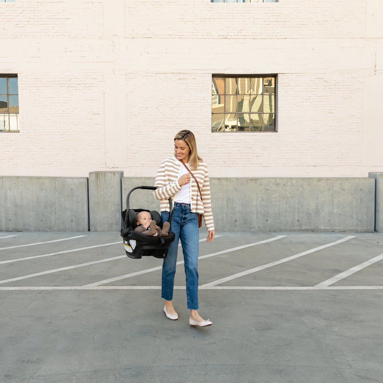 UPPABABY ARIA LIGHTWEIGHT CAR SEAT