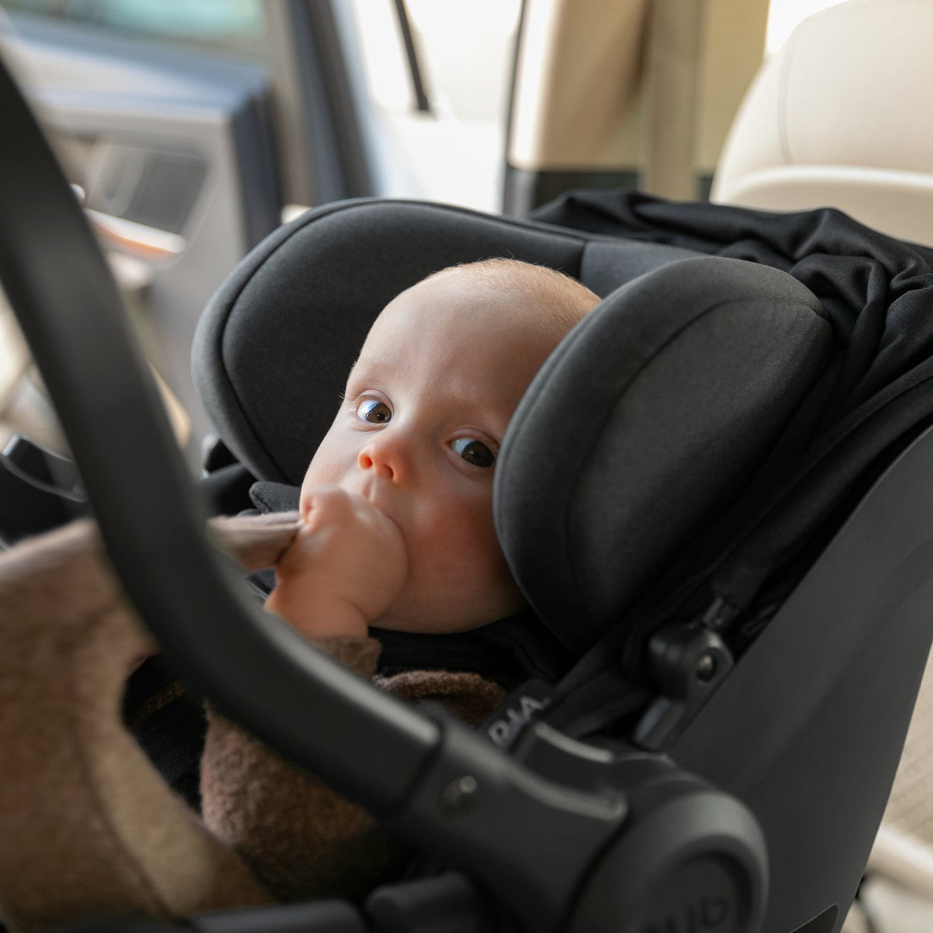 UPPABABY ARIA LIGHTWEIGHT CAR SEAT