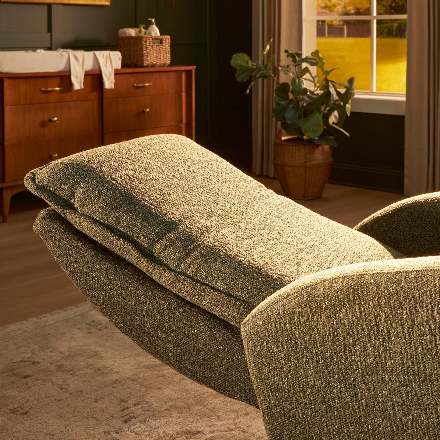 STORYTIME CALLI SWIVEL GLIDER RECLINER