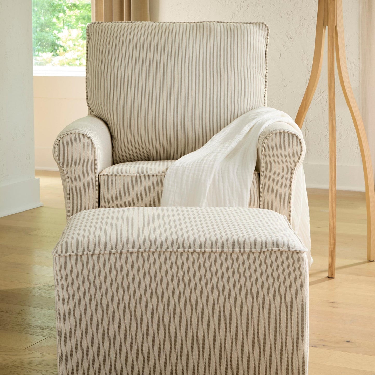 STORYTIME KACEY SWIVEL GLIDER