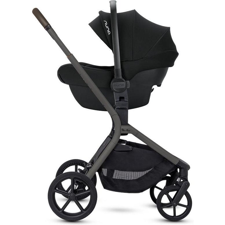 SILVER CROSS BREEZ MID-SIZE COMPACT STROLLER