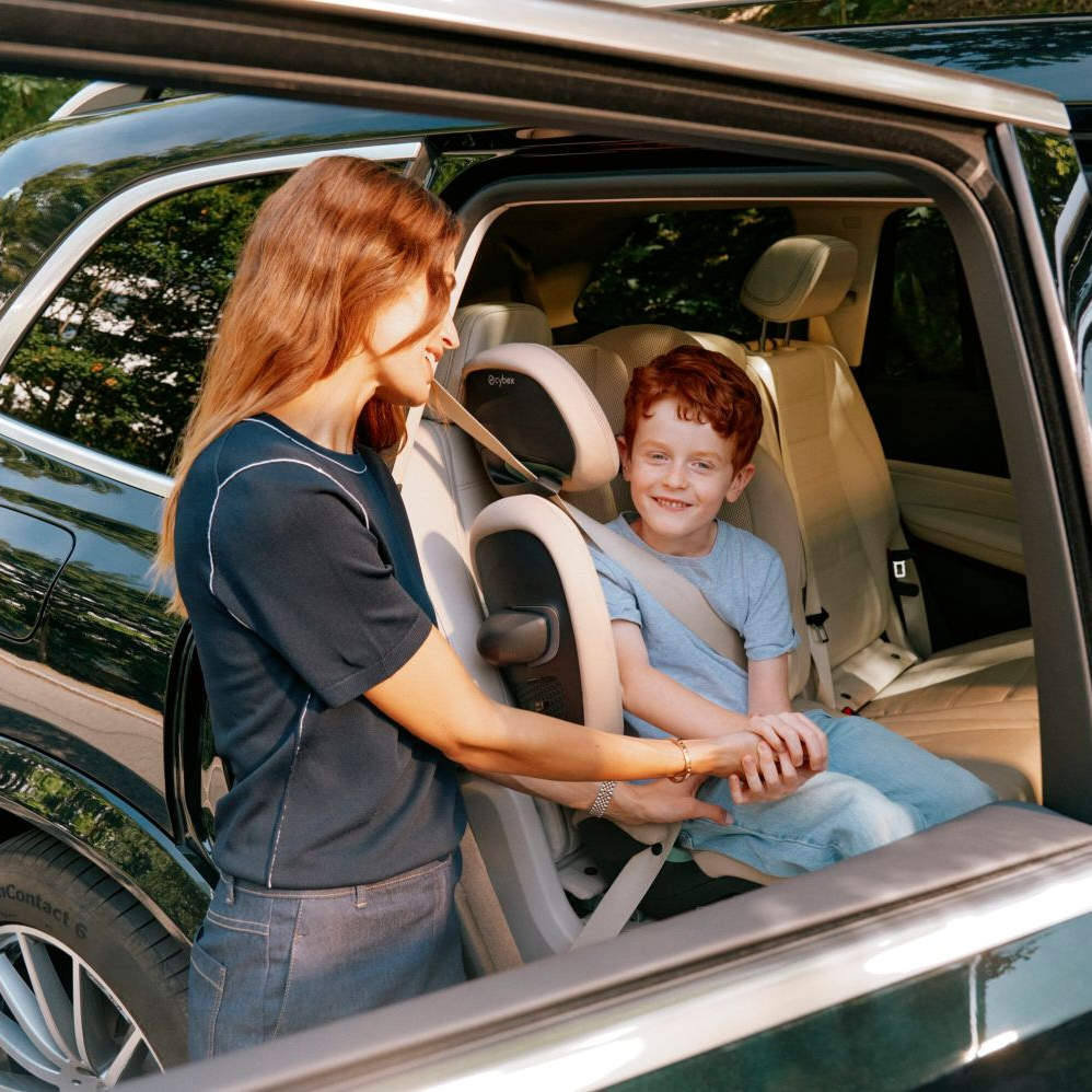 Solution G2 Folding Travel High-Back Booster - Moon Black