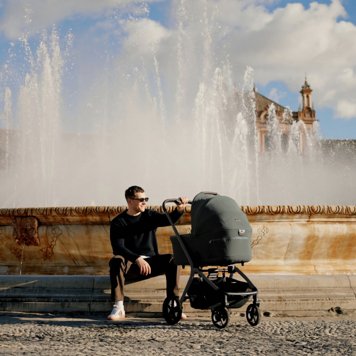 SILVER CROSS BREEZ MID-SIZE COMPACT STROLLER