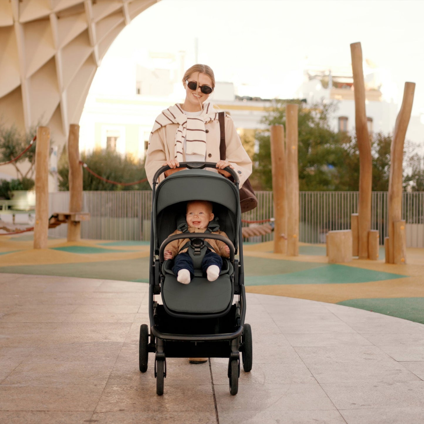 SILVER CROSS BREEZ MID-SIZE COMPACT STROLLER