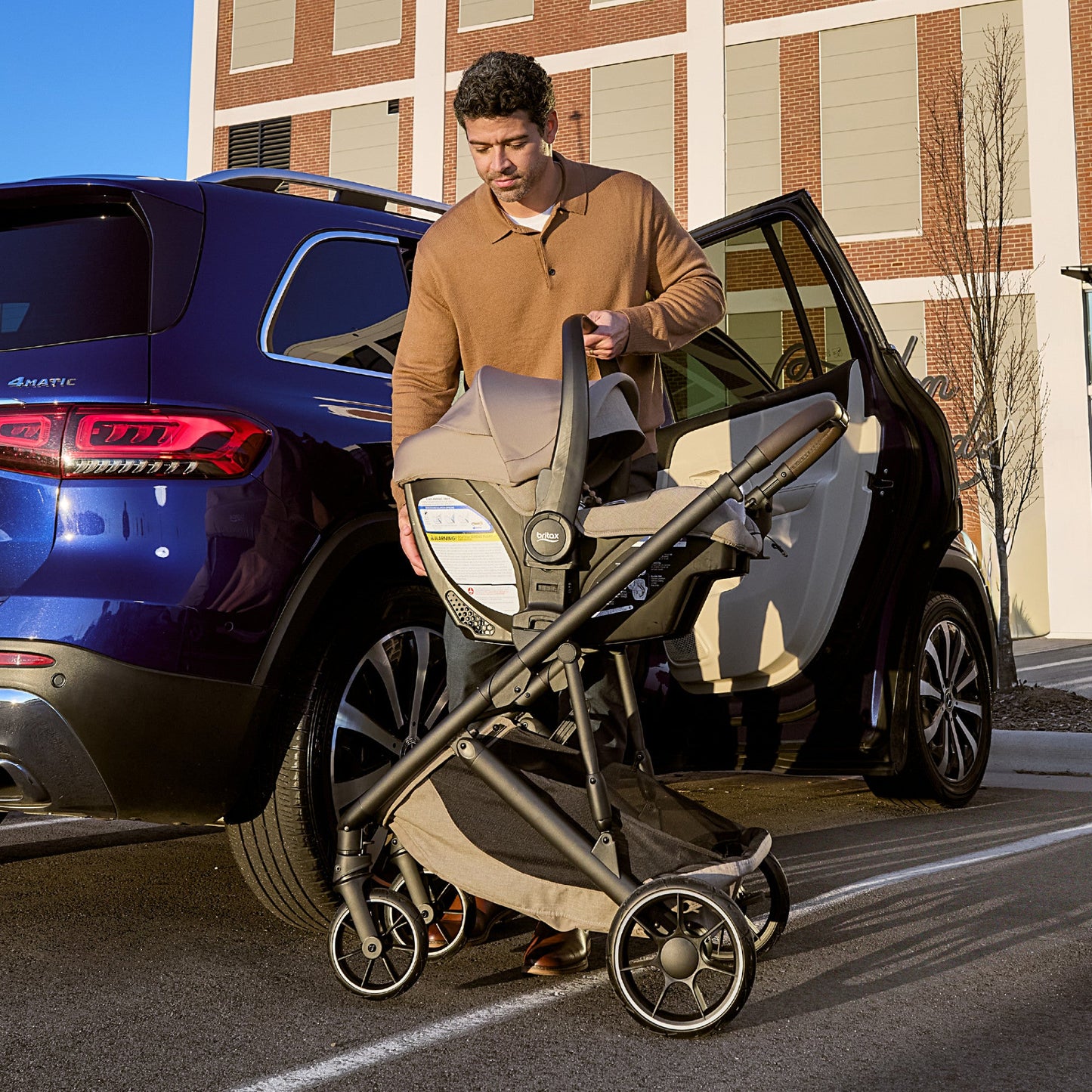 BRITAX PRISM FULL-SIZE TRAVEL SYSTEM WITH WILLOW S INFANT CAR SEAT + ALPINE BASE