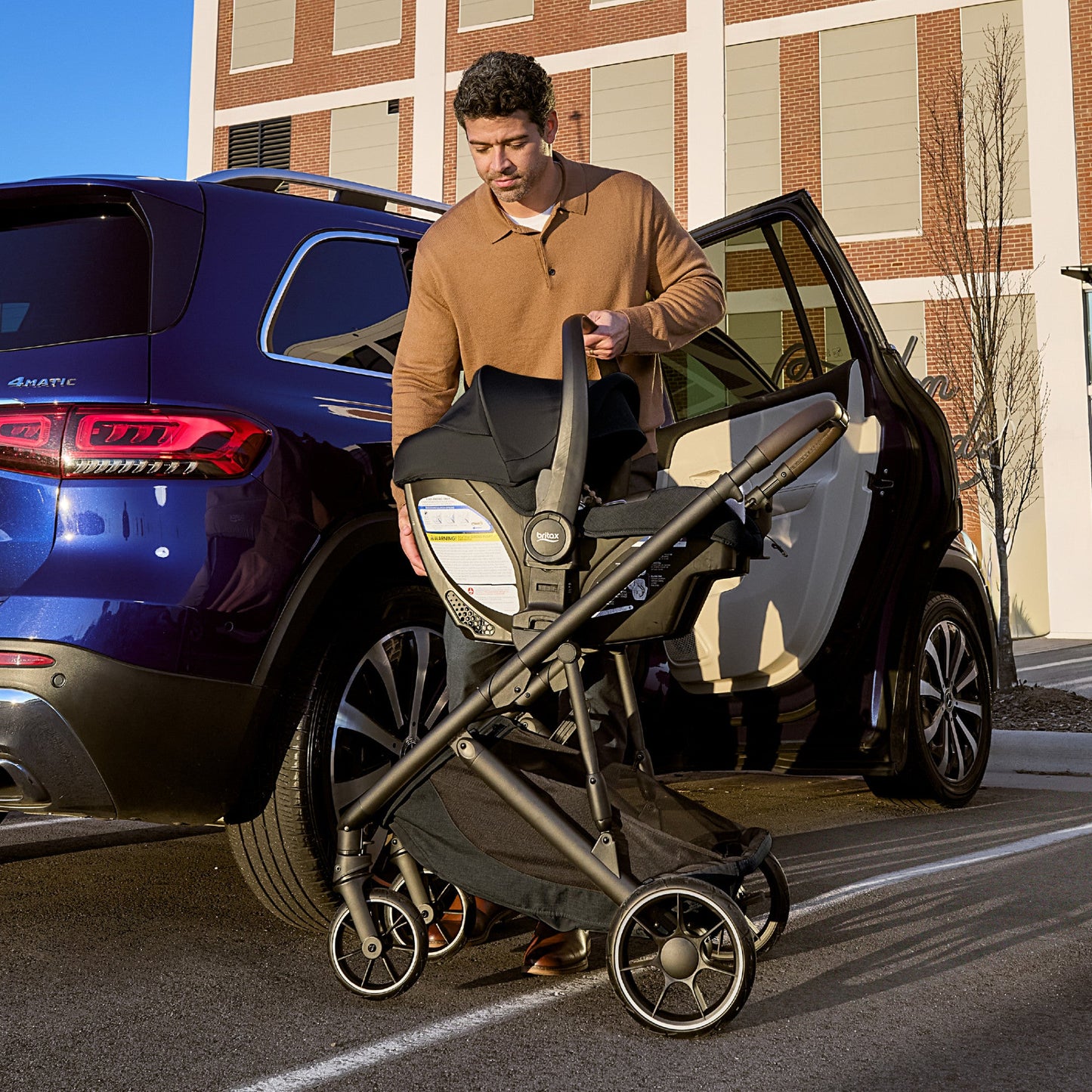 BRITAX PRISM FULL-SIZE TRAVEL SYSTEM WITH WILLOW S INFANT CAR SEAT + ALPINE BASE