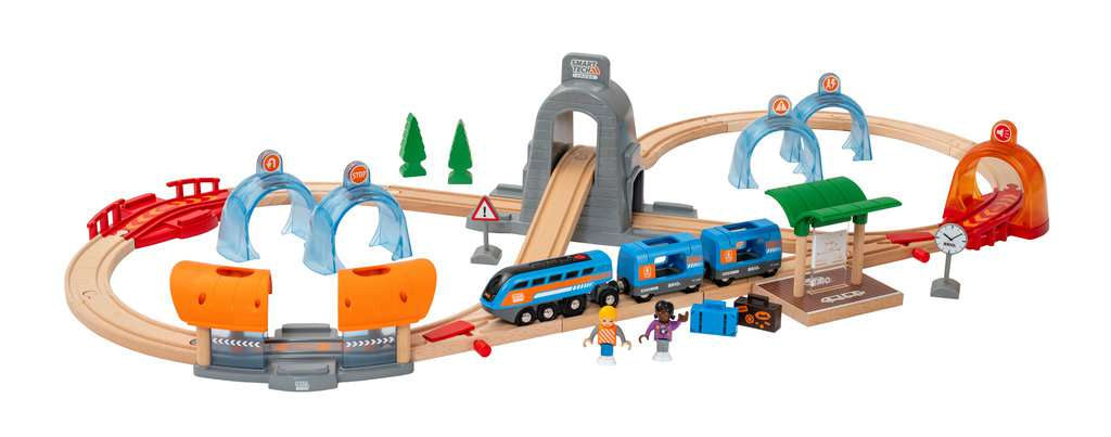 BRIO ACTION TUNNEL TRAVEL TRAIN SET