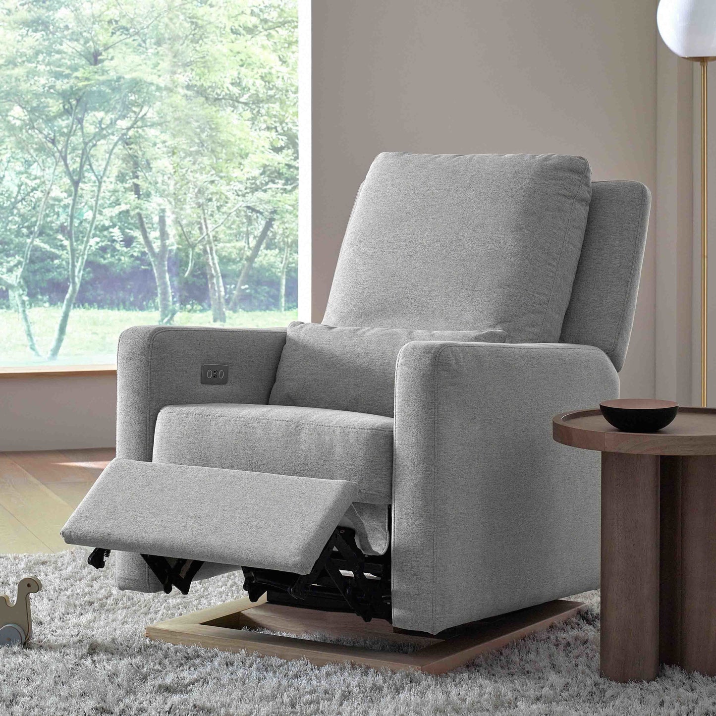 BABYLETTO SIGI ELECTRONIC RECLINER AND GLIDER WITH USB PORT