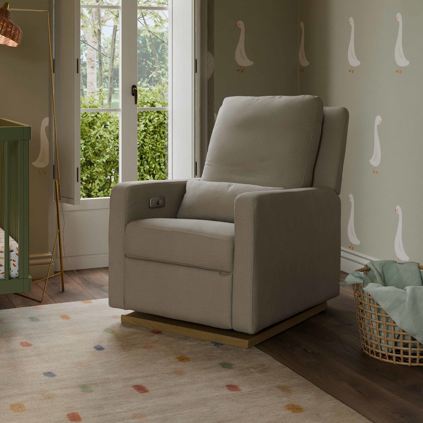 BABYLETTO SIGI ELECTRONIC RECLINER AND GLIDER WITH USB PORT