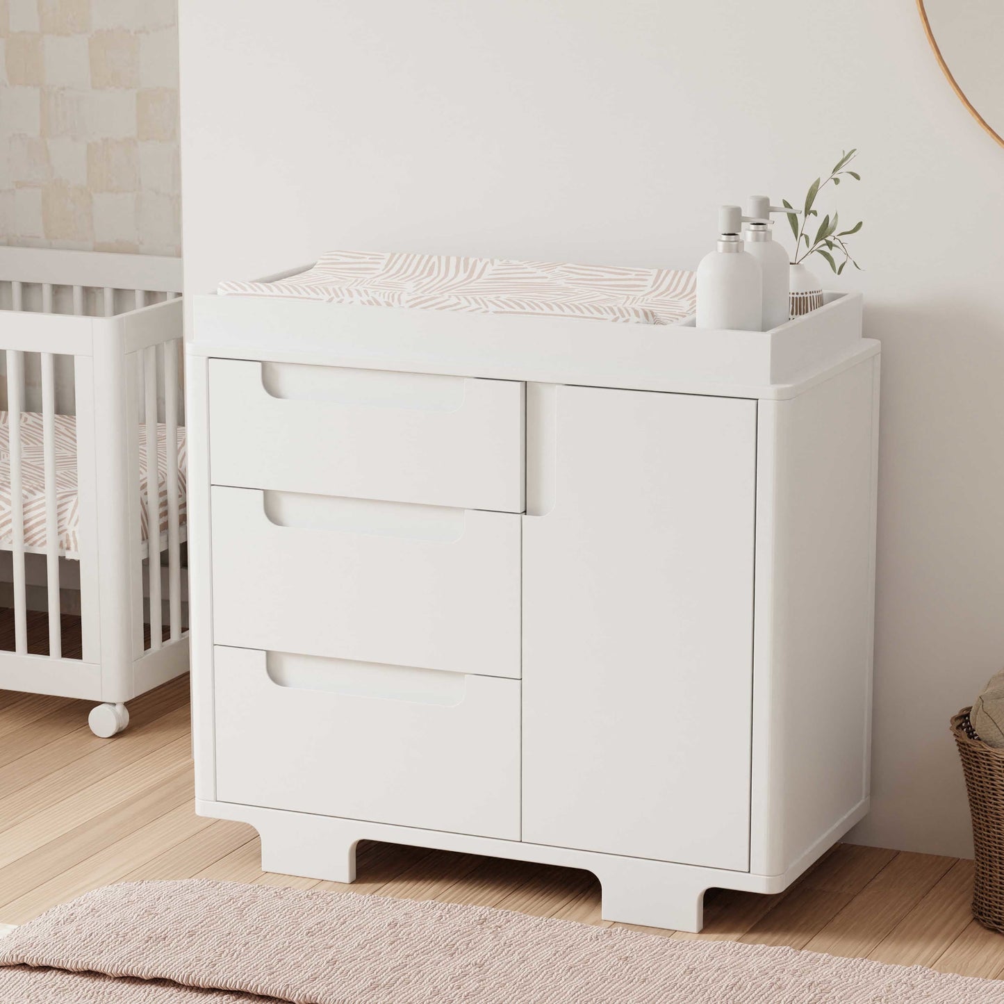 Yuzu 3-Drawer Changer Dresser in White/Natural