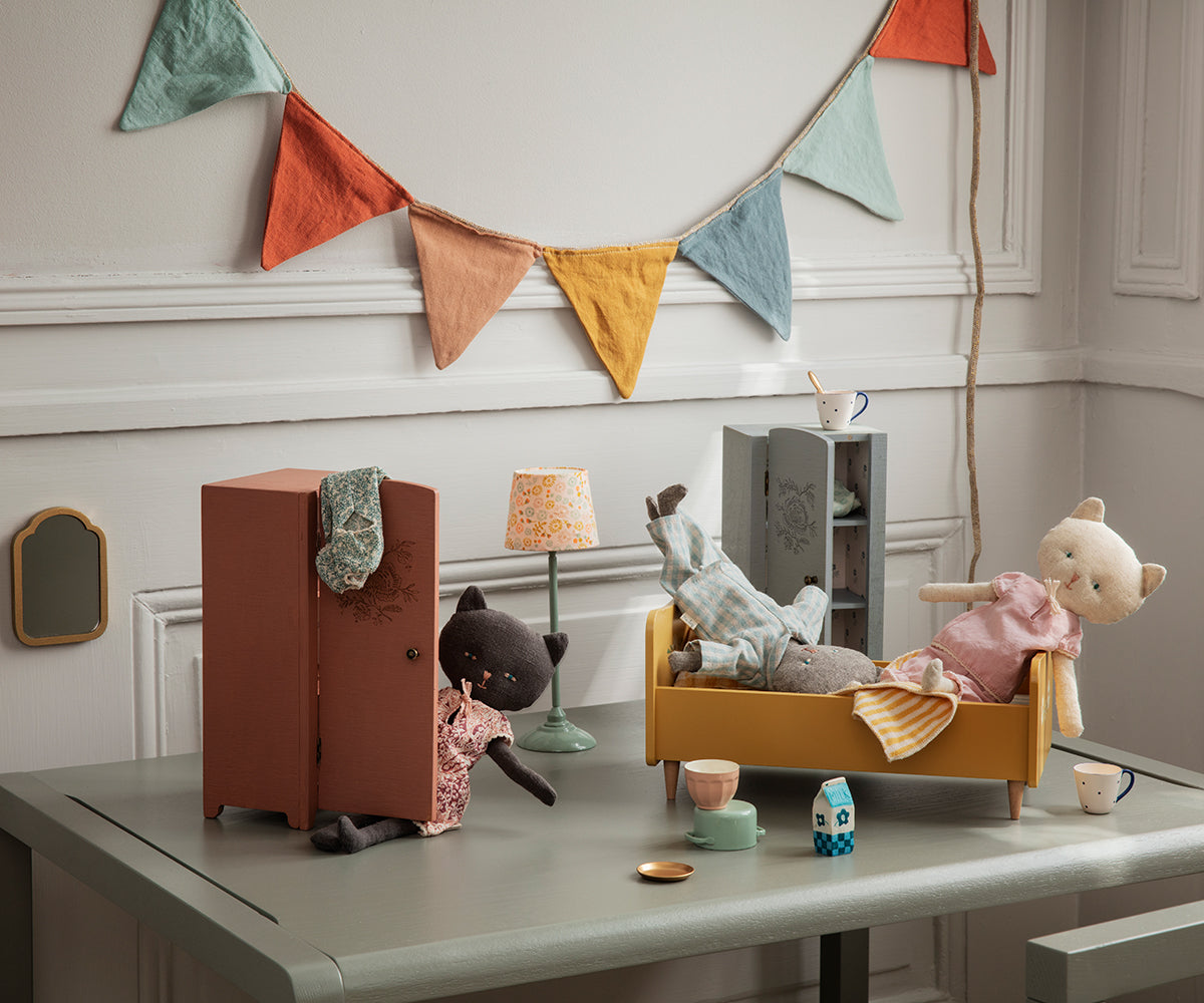 MAILEG WOODEN BED, MINI - YELLOW