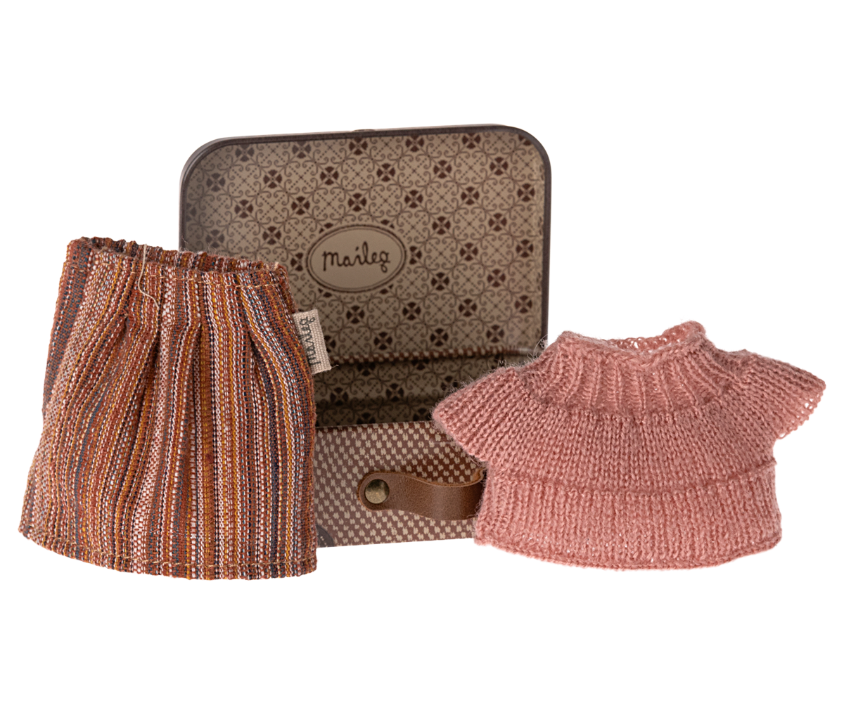 MAILEG KNITTED BLOUSE & SKIRT IN SUITCASE, MOUSE - GRANDMA