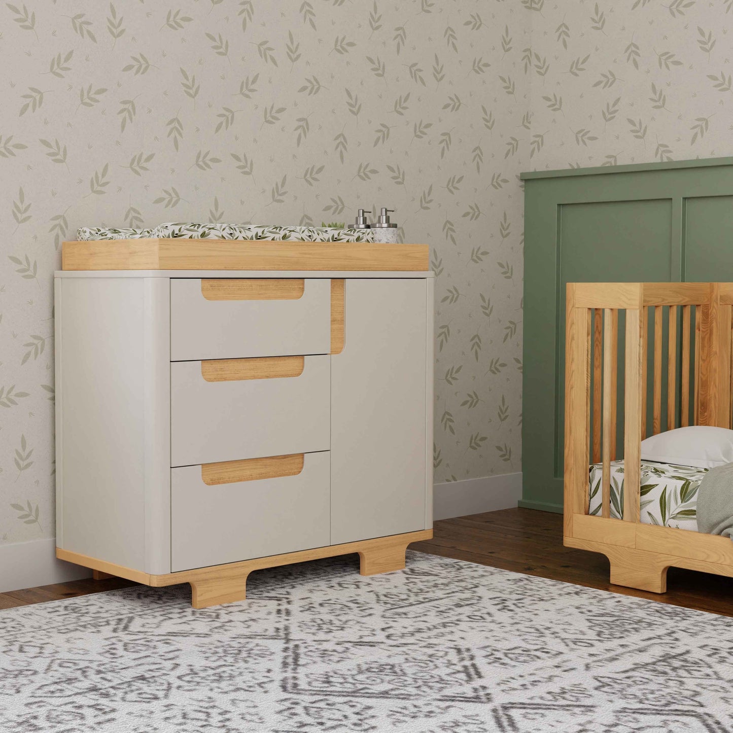 Yuzu 3-Drawer Changer Dresser in White/Natural