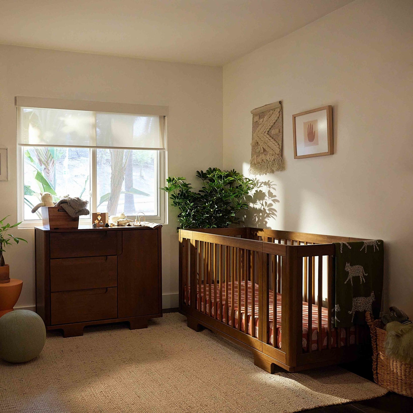 Yuzu 3-Drawer Changer Dresser in White/Natural