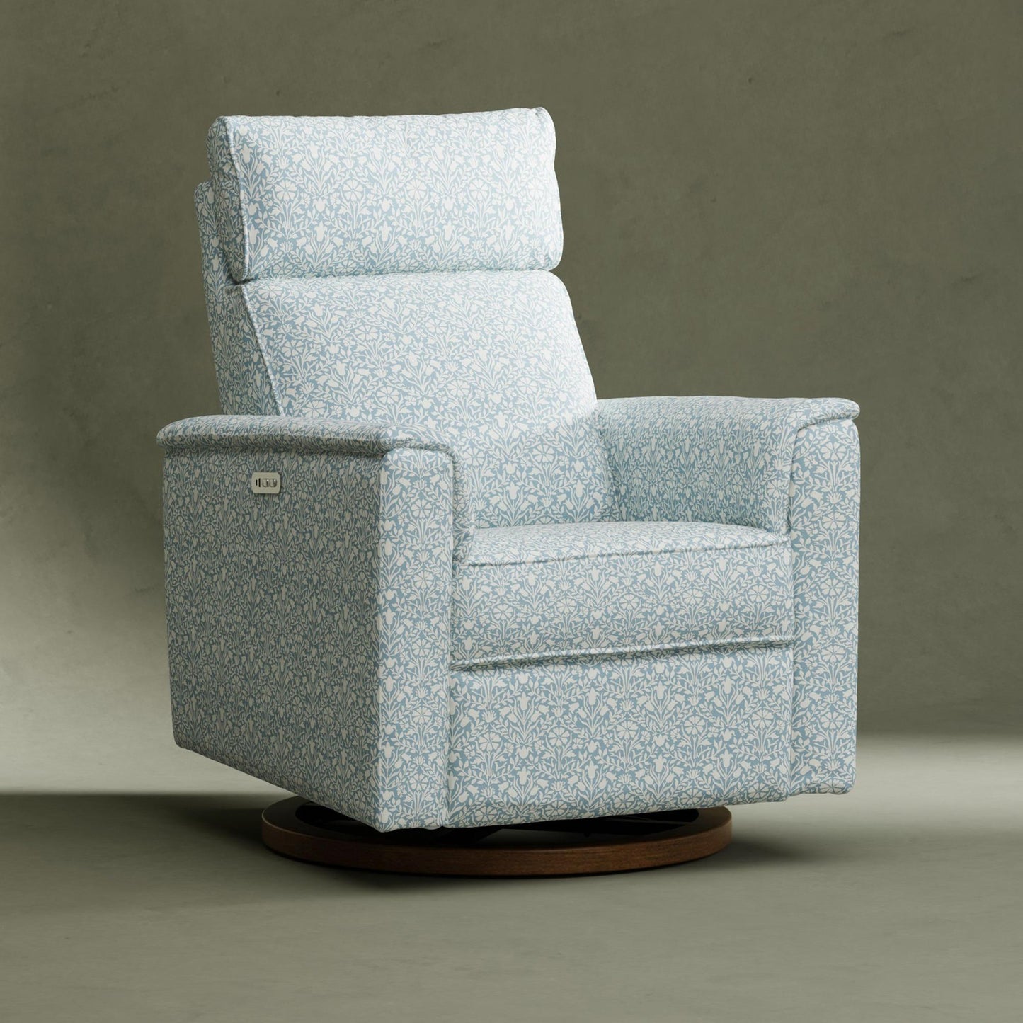 MORRIS & CO. X NAMESAKE WILLA PLUS POWER GLIDER RECLINER WITH POWER HEADREST