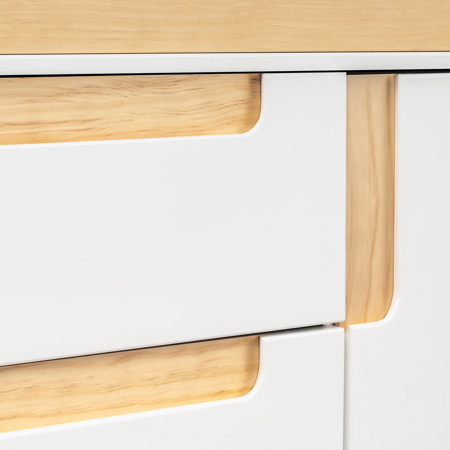 Yuzu 3-Drawer Changer Dresser in White/Natural