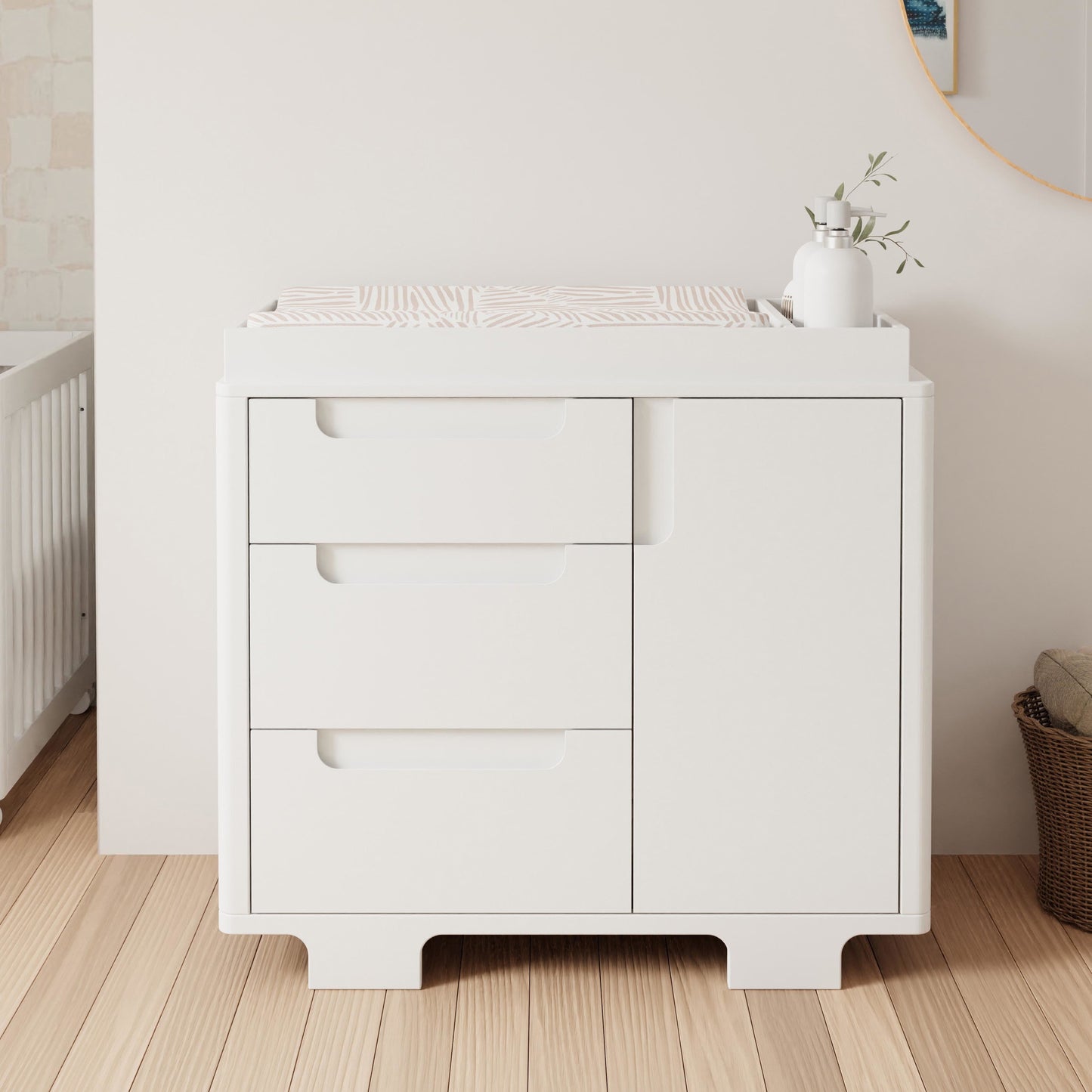 Yuzu 3-Drawer Changer Dresser in White/Natural