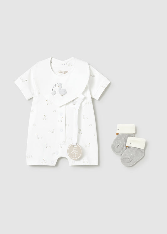 MAYORAL NEWBORN 3-PIECE GIFT SET