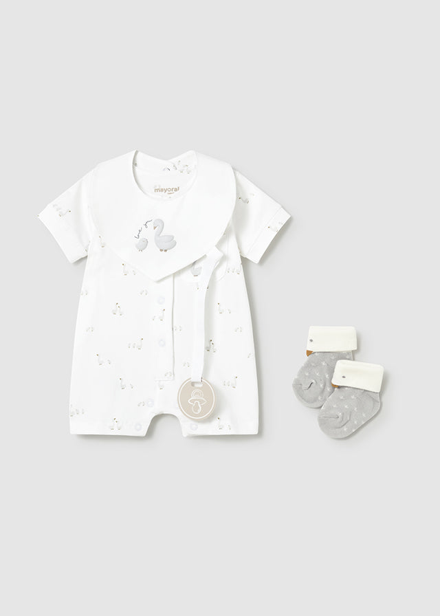 MAYORAL NEWBORN 3-PIECE GIFT SET