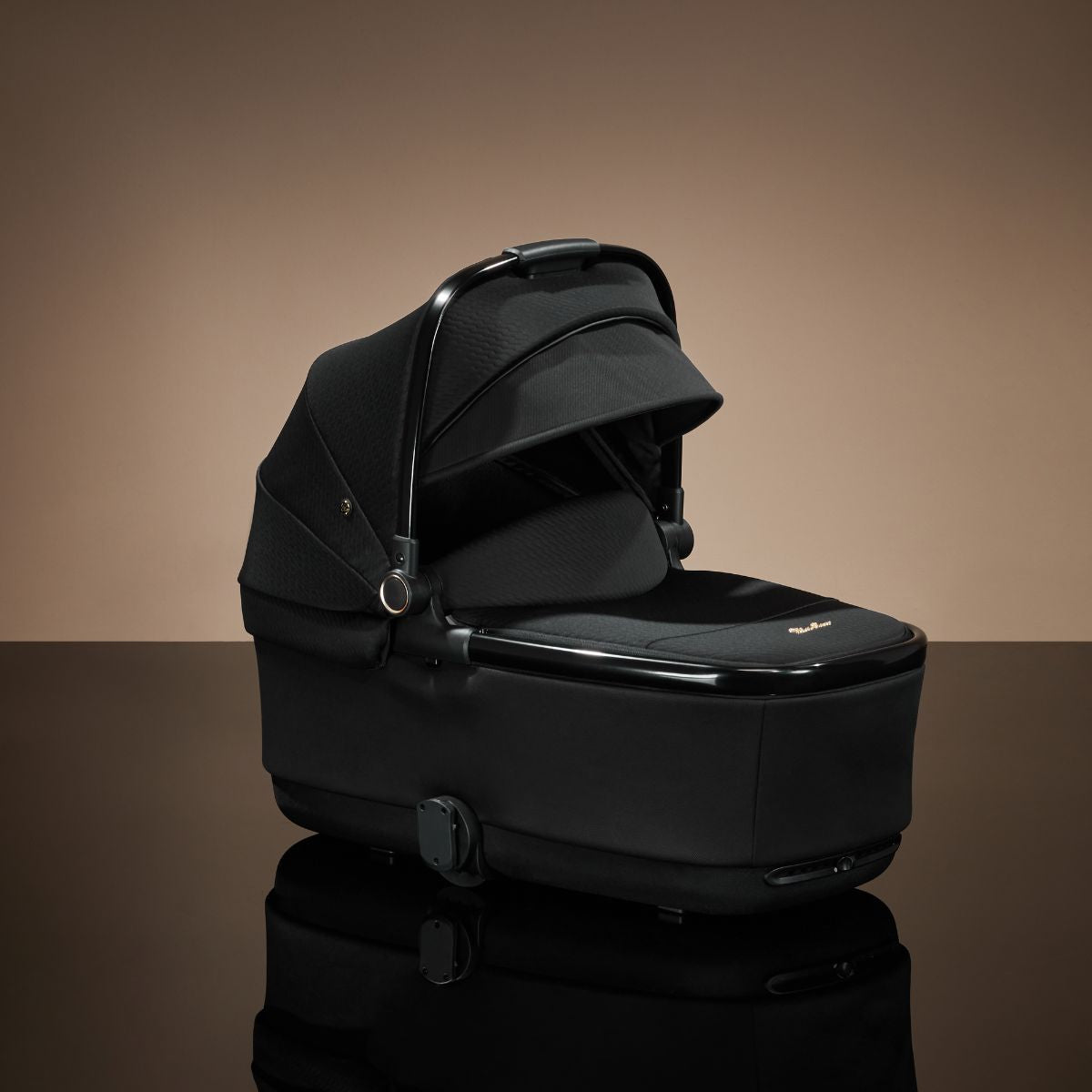 SILVER CROSS REEF 2 FIRST BED FOLDING BASSINET- espresso