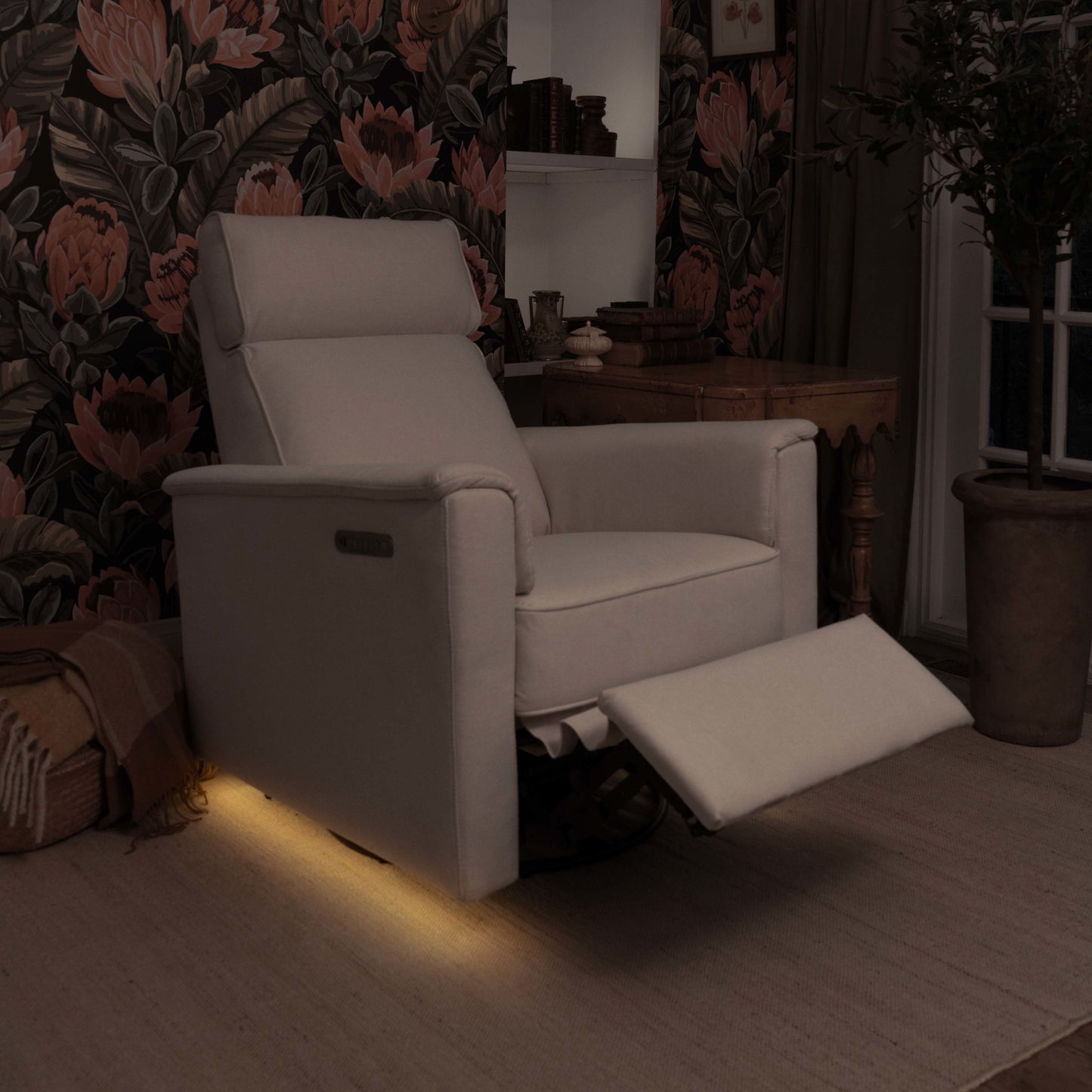 NAMESAKE WILLA PRO POWER RECLINER & SWIVEL GLIDER