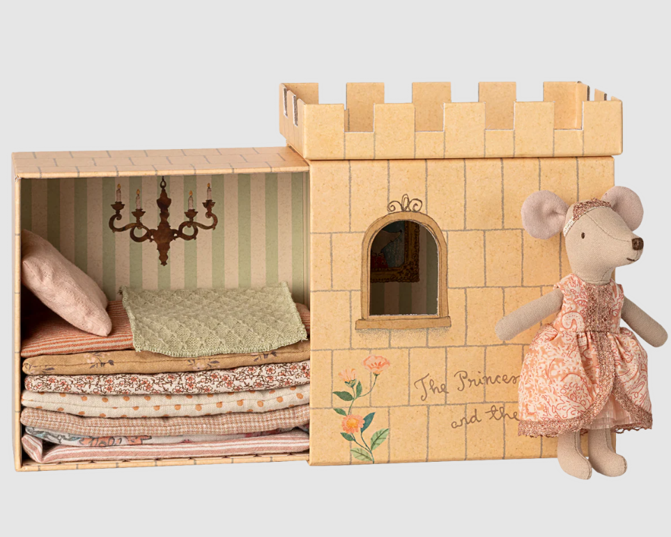 PRINCESS AND THE PEA, BIG SISTER MOUSE
