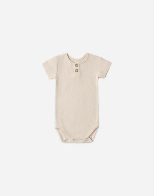 QUINCY MAE RIBBED HENLEY BODYSUIT ECRU