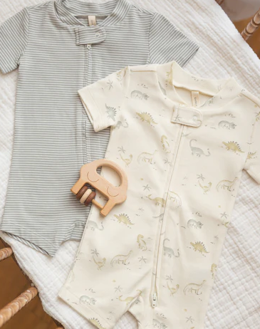 QUINCY MAE ZIP SHORT SLEEVE SLEEPER - DINOSAUR