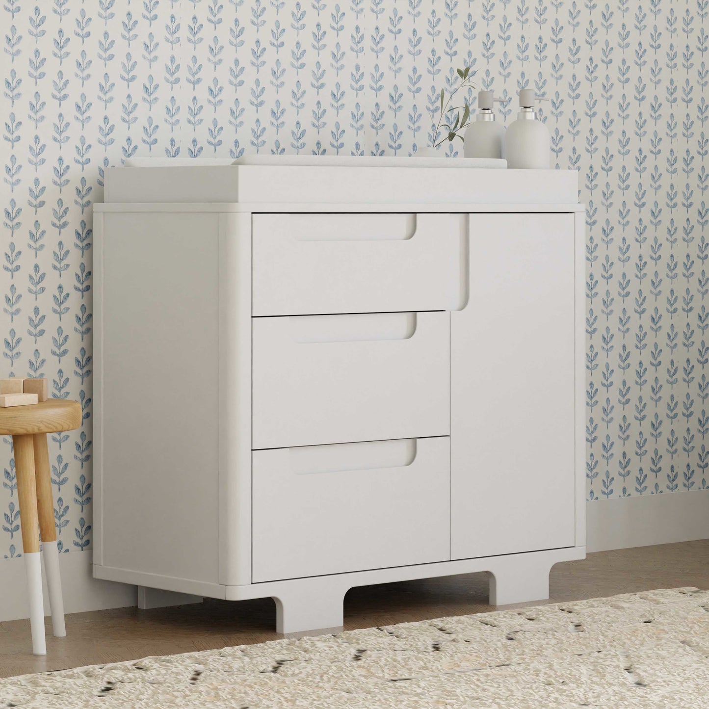Yuzu 3-Drawer Changer Dresser in White/Natural