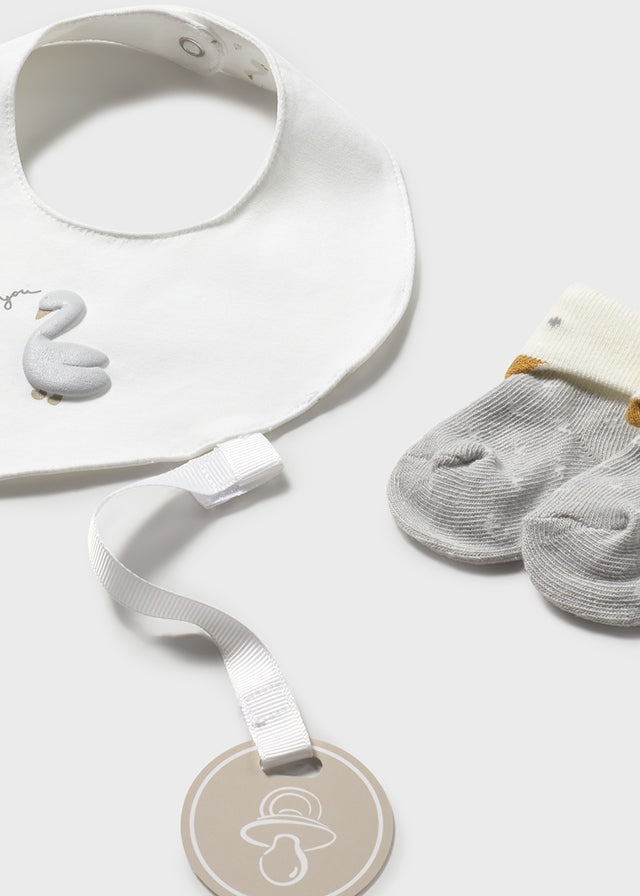 MAYORAL NEWBORN 3-PIECE GIFT SET
