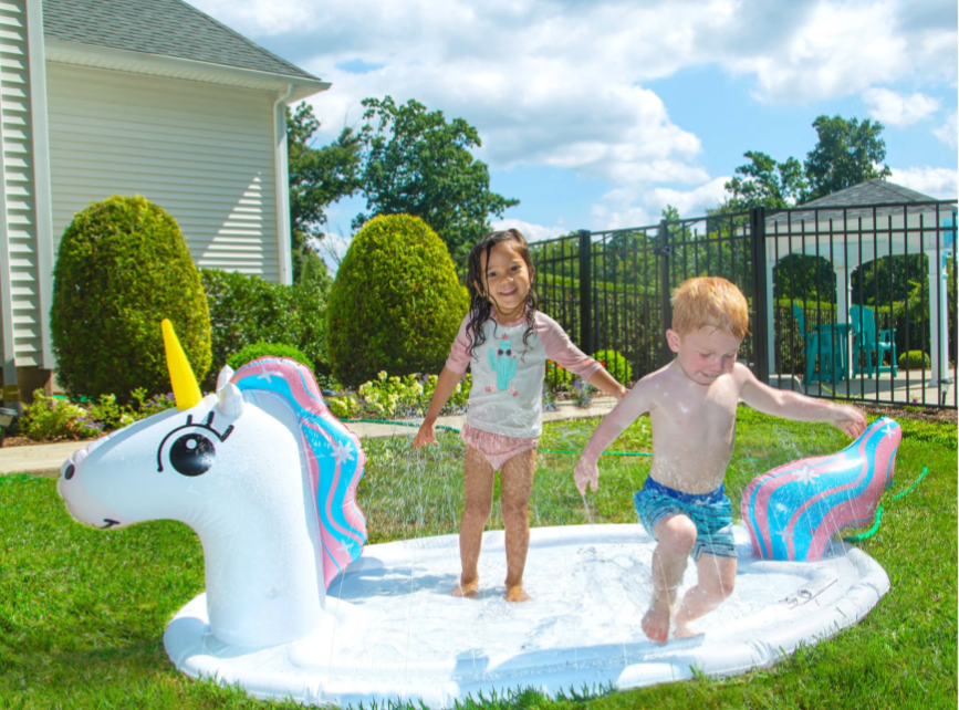 SPLASHY SPRINKLER - INFLATABLE UNICORN